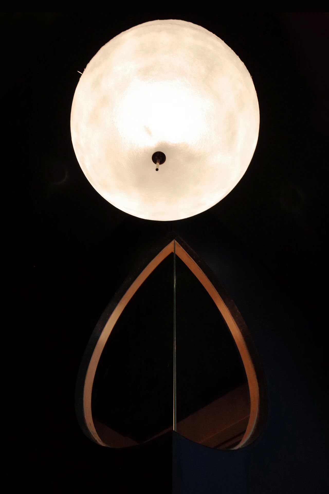 月与窗&nbsp;Moon and Window&nbsp;©任威