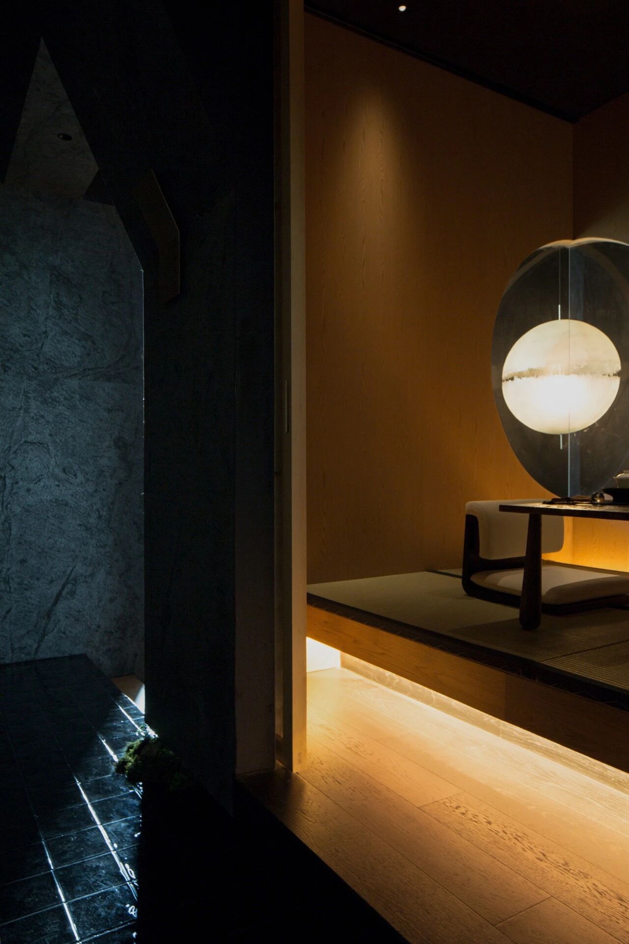 月与窗&nbsp;Moon and Window&nbsp;©祝骏