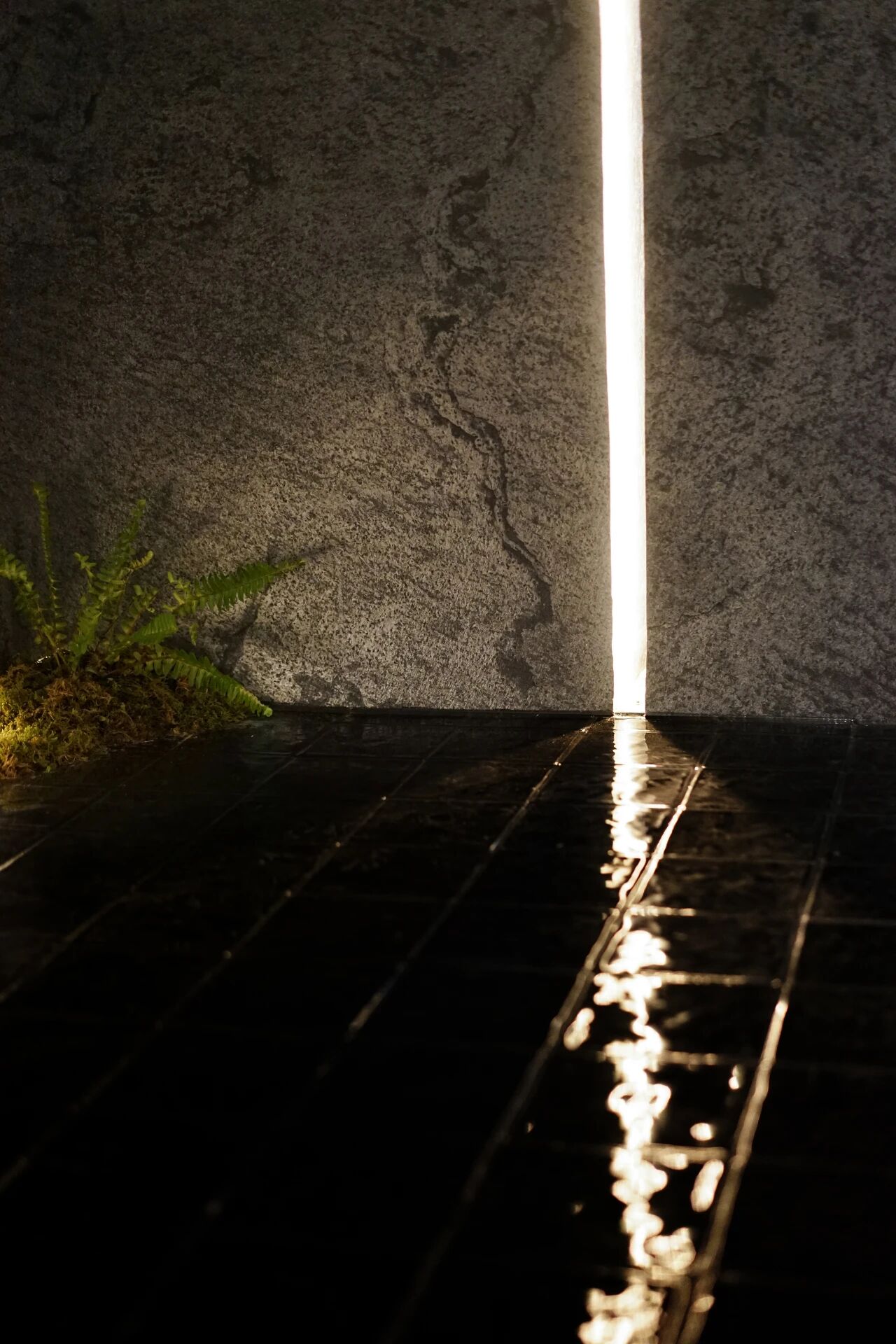 洞壑过道光影细部&nbsp;Stone Cave Light and shadow&nbsp;©任威